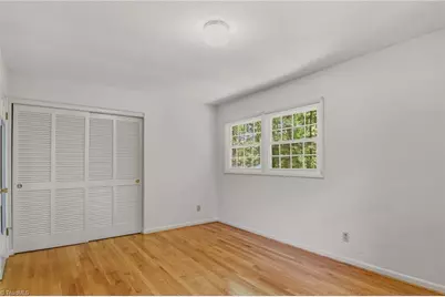 2621 W Woodlyn Way, Greensboro, NC 27407 - Photo 22