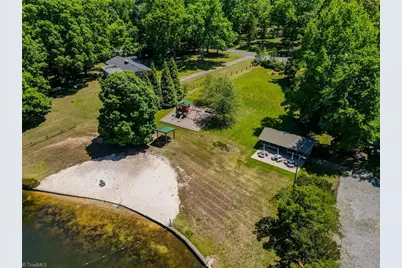2621 W Woodlyn Way, Greensboro, NC 27407 - Photo 36