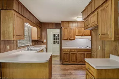 2621 W Woodlyn Way, Greensboro, NC 27407 - Photo 10