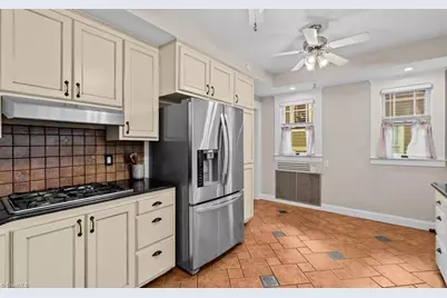 305 E Hendrix Street, Greensboro, NC 27401 - Photo 8