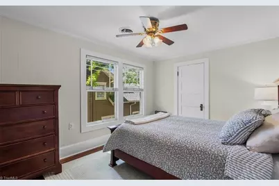 305 E Hendrix Street, Greensboro, NC 27401 - Photo 22