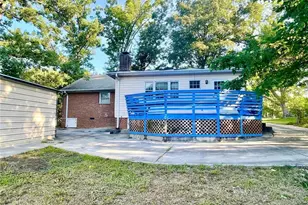 2409 W Cornwallis Dr, Greensboro, NC 27408 - Photo 16
