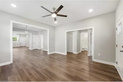 1123 N Park Avenue, Burlington, NC 27217 - Photo 6