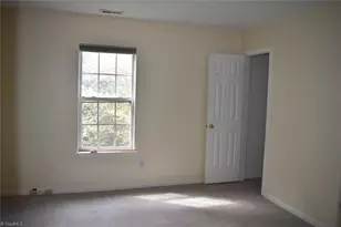 22 Pickwick Pl, Greensboro, NC 27407 - Photo 18