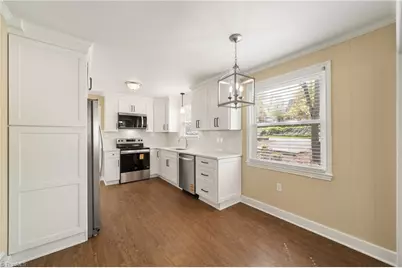 2425 Lyndhurst Avenue, Winston-Salem, NC 27103 - Photo 6