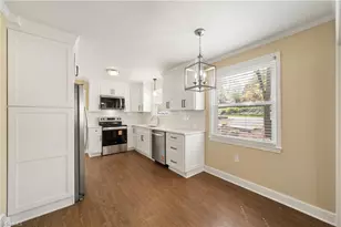 2425 Lyndhurst Ave, Winston-Salem, NC 27103 - Photo 6