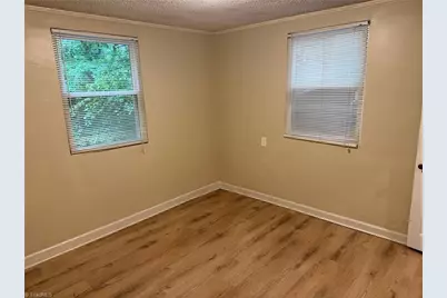 2425 Lyndhurst Avenue, Winston-Salem, NC 27103 - Photo 16