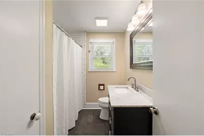 2425 Lyndhurst Avenue, Winston-Salem, NC 27103 - Photo 18