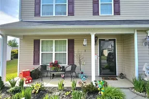 4555 Ramseur Dr, Winston-Salem, NC 27101 - Photo 2