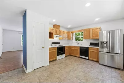 2802 Oak Pointe Lane, Mebane, NC 27302 - Photo 12