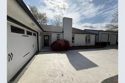 916 Spring Hill Court, Kernersville, NC 27284 - Photo 2