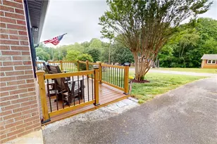 161 Washington Ave, Mount Airy, NC 27030 - Photo 4