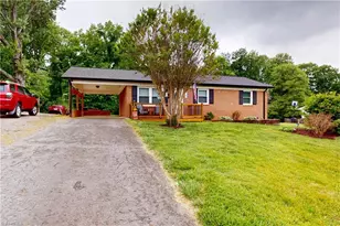 161 Washington Ave, Mount Airy, NC 27030 - Photo 2