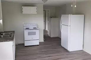 901 Douglas Dr, Thomasville, NC 27360 - Photo 2