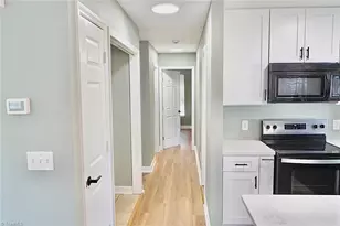 14 Tenuss Ln, Greensboro, NC 27410 - Photo 4