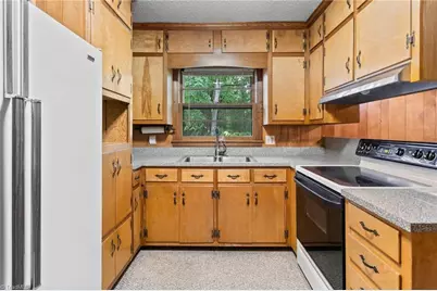 215 Trail Eight, Burlington, NC 27215 - Photo 12