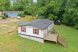 140 1st St, Haw River, NC 27258 - Photo 8