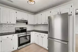 1100 Mayview Ct, Kernersville, NC 27284 - Photo 12