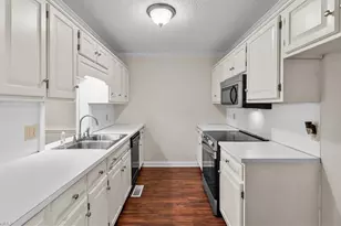 330 W Presnell St, Asheboro, NC 27203 - Photo 14