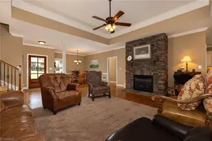 106 Breckenridge Dr, Thomasville, NC 27360 - Photo 8