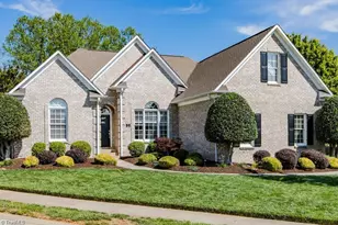 2 Wexford Cir, Thomasville, NC 27360 - Photo 2