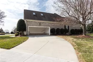 2 Wexford Cir, Thomasville, NC 27360 - Photo 4
