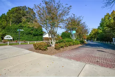 806 Carriage Crossing Lane #B, Greensboro, NC 27410 - Photo 4