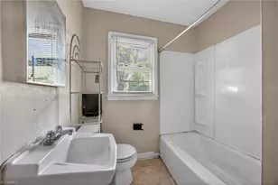 1316 Joyce St, Greensboro, NC 27405 - Photo 8