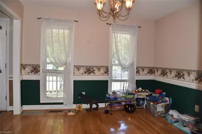 915 New Hampshire Drive, Jamestown, NC 27282 - Photo 14