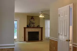 915 New Hampshire Dr, Jamestown, NC 27282 - Photo 4