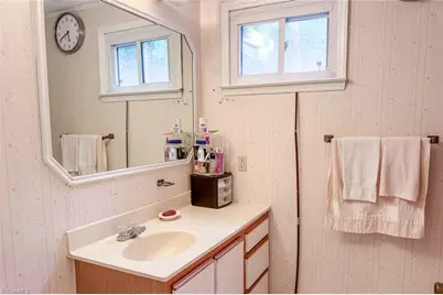 1007 E Brookline Street, Winston-Salem, NC 27107 - Photo 8