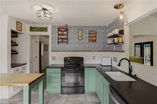 4890 Chimney Springs Dr, Greensboro, NC 27407 - Photo 14