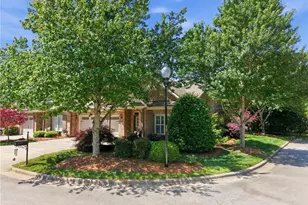 23 Liberty Square Cir, Greensboro, NC 27455 - Photo 6