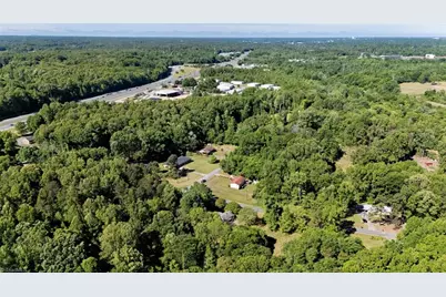 1305 Bridgepoint Road, Greensboro, NC 27405 - Photo 4