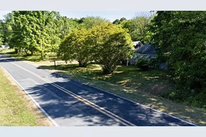 1305 Bridgepoint Road, Greensboro, NC 27405 - Photo 12