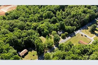 1305 Bridgepoint Road, Greensboro, NC 27405 - Photo 2