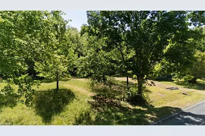 1305 Bridgepoint Road, Greensboro, NC 27405 - Photo 14