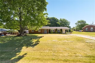 2417 Whitehorn Rd, Kernersville, NC 27284 - Photo 2