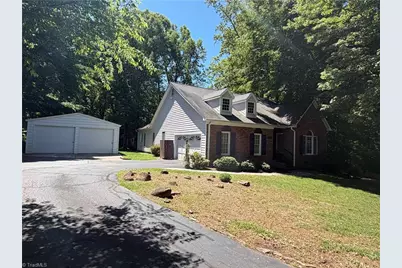 2194 Benwicke Drive, Pfafftown, NC 27040 - Photo 2