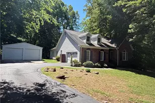 2194 Benwicke Dr, Pfafftown, NC 27040 - Photo 2