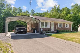 224 Delaware Ave, Mount Airy, NC 27030 - Photo 2