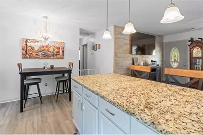224 Delaware Avenue, Mount Airy, NC 27030 - Photo 6