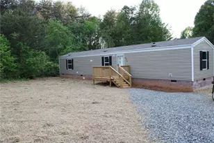 126 Sycamore Dr, Mount Airy, NC 27030 - Photo 2