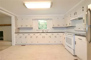 1279 N Hoots Rd, Ronda, NC 28679 - Photo 8
