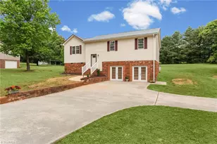 1833 Helmstetler Rd, Lexington, NC 27295 - Photo 2