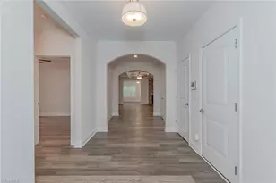 403 Freemont Dr, Thomasville, NC 27370 - Photo 8
