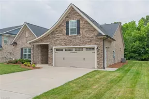 403 Freemont Dr, Thomasville, NC 27370 - Photo 4