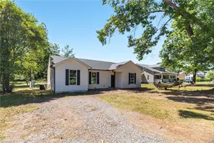 410 S Fayetteville St, Liberty, NC 27298 - Photo 2