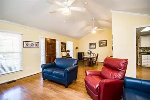 205 Beauregard Ln, Mebane, NC 27302 - Photo 4