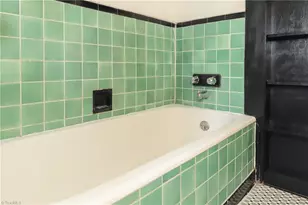 1025 W End Blvd, Winston-Salem, NC 27101 - Photo 24